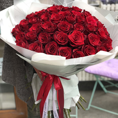 шикарный букет красных роз в Кременчуге фото