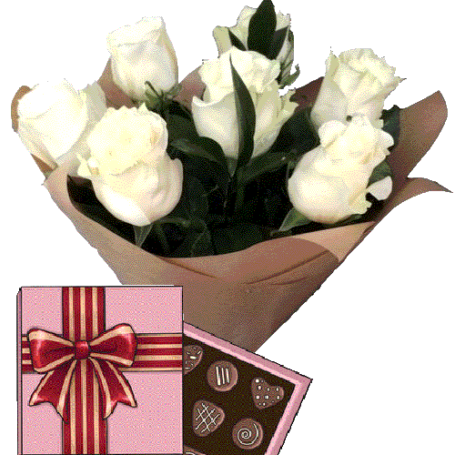 Фото товара 7 белых роз с конфетами в Кременчуге