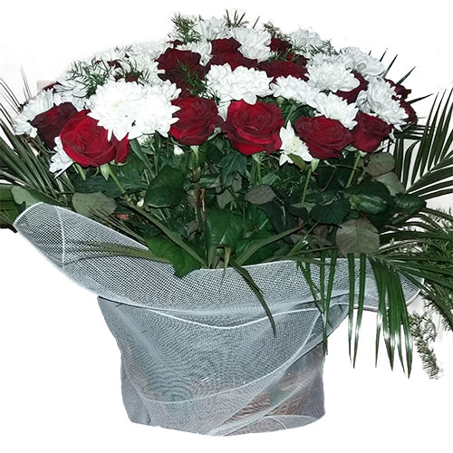 Фото товара Корзина "Цветы и вуаль" в Кременчуге