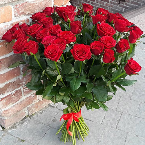 цветы и подарки на 8 Марта в категории 51 Роза | «Кременчуг Роза»